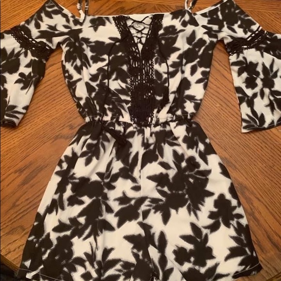 romper - Picture 2 of 4